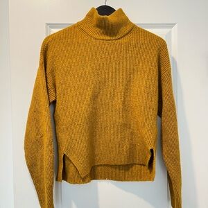 Cozy Mustard Turtleneck Sweater Abercrombie & Fitch